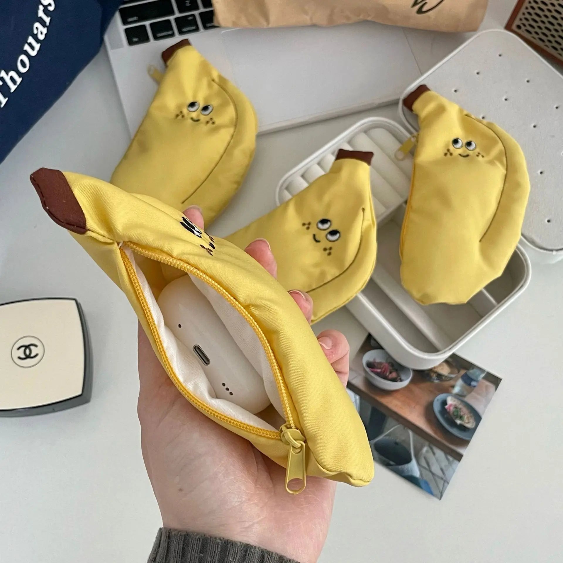 Women's Coin Purse Cute Little Banana Handmade Cartoon Girlish Heart Mini Canvas Earphone Storage Student Bag Hanging Accessory